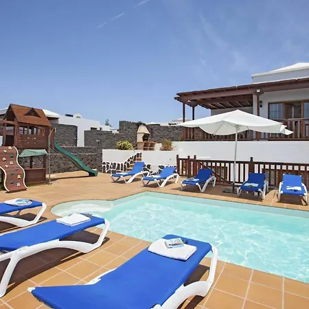 Villa Bandera With Private Heated Pool And Childrens Play Area