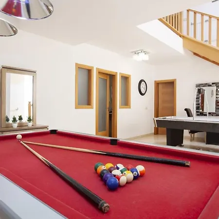 Bandera With Private Heated Pool And Childrens Play Area Playa Blanca (Lanzarote)